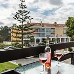 Colmeia 3* Monte Real