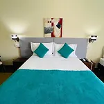 Colmeia Hotel Monte Real