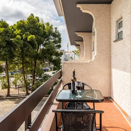 Colmeia 3* Monte Real