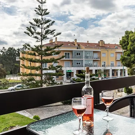 Colmeia 3* Monte Real