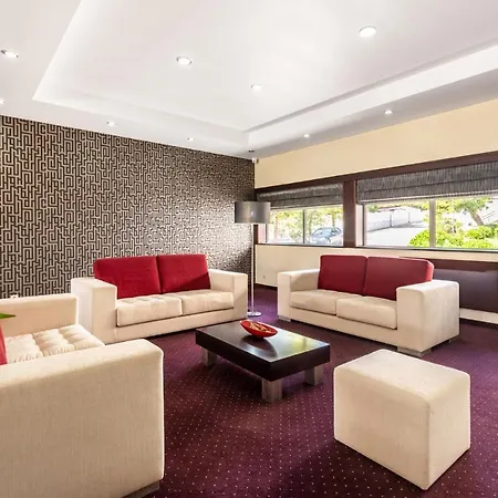 Hotel Colmeia Monte Real