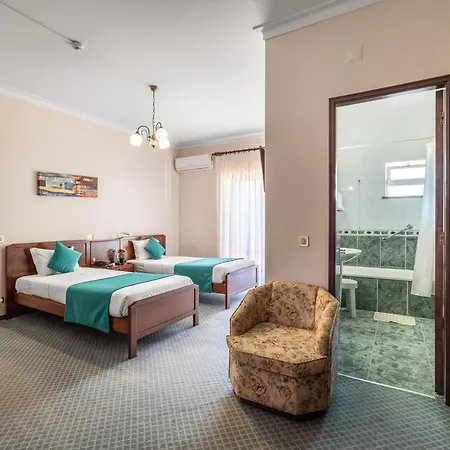 Colmeia Hotel Monte Real