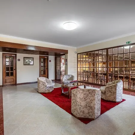 Colmeia 3* Monte Real