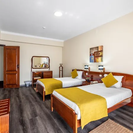 Colmeia Hotel 3*