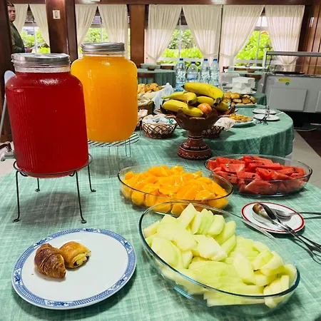 Hotel Colmeia Monte Real