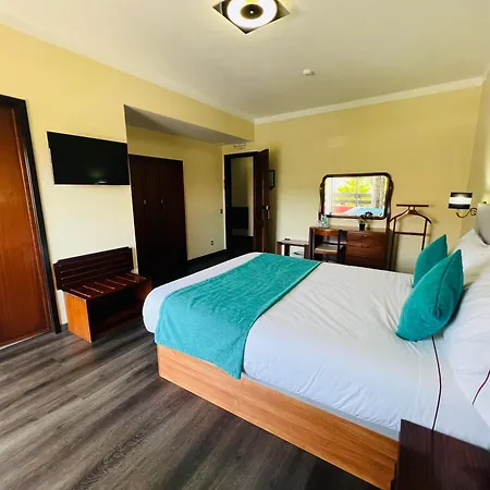 Colmeia Hotel