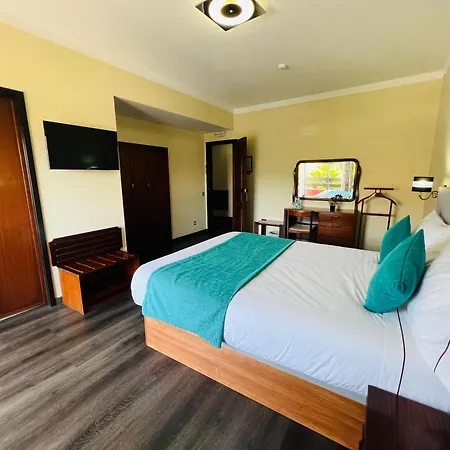 Colmeia Hotel