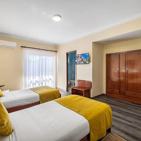 Hotel Colmeia
