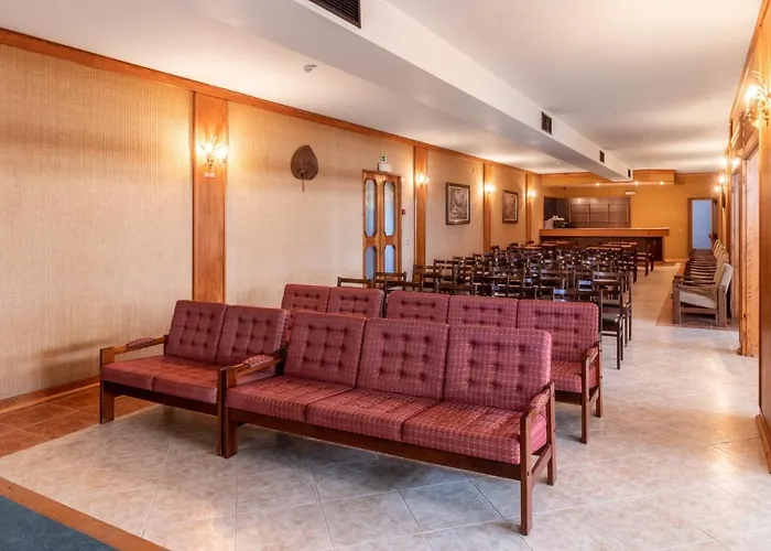 Hotel Colmeia Monte Real