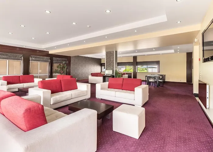 Hotel Colmeia Monte Real