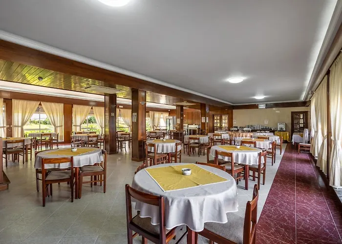 Hotel Colmeia Monte Real