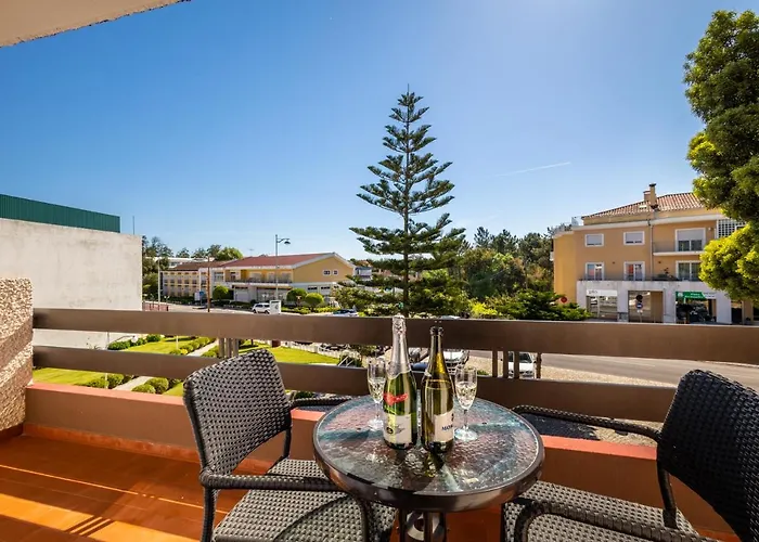 Hotel Colmeia Monte Real